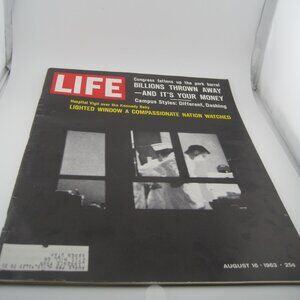 Vintage Life Magazine August 16 1963 - Hospital Vigil Over The Kennedy Baby